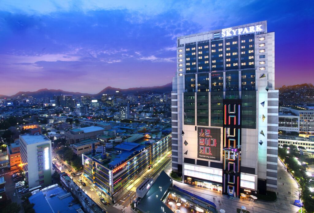 호텔 스카이파크 킹스타운 동대문점 외관 야경