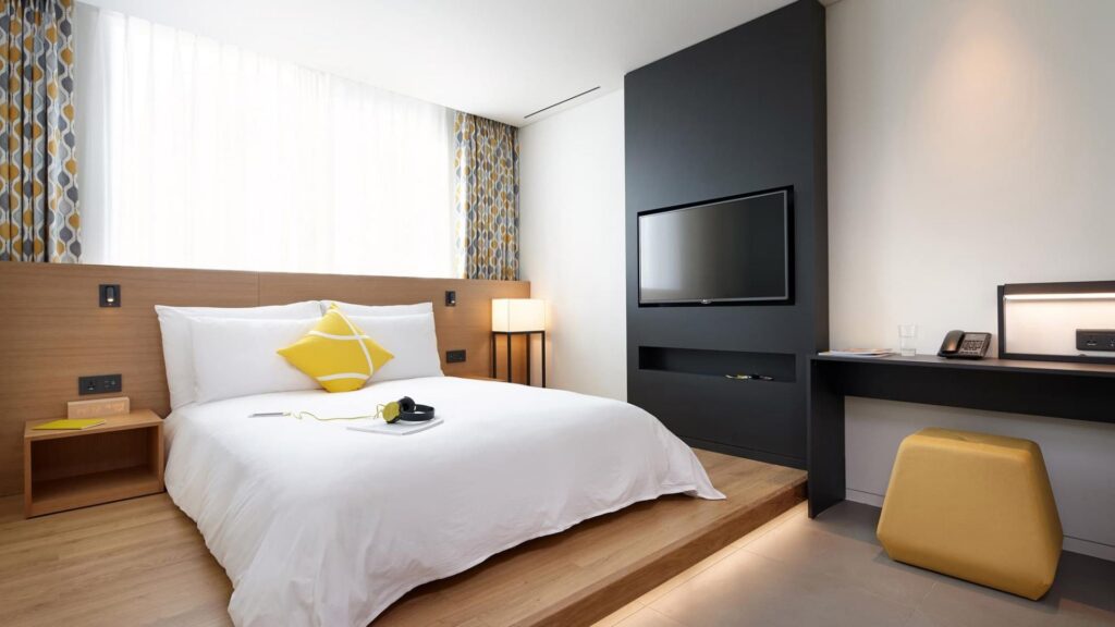 L7 명동 바이 롯데호텔 스탠다드 더블룸 객실